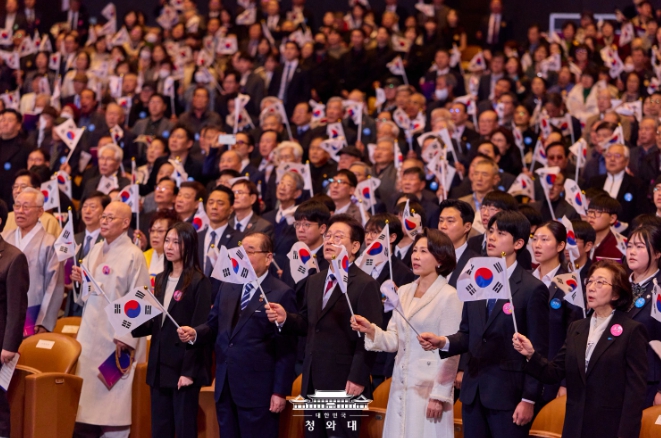 이재명  대통령 '3·1혁명 정신, 위기의 시대 새 희망으로 인도할 밝은 빛'