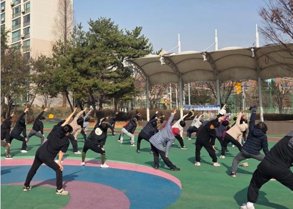 평택시 안중보건지소 ‘2026 굿모닝! 건강체조교실’ 운영 기사 이미지