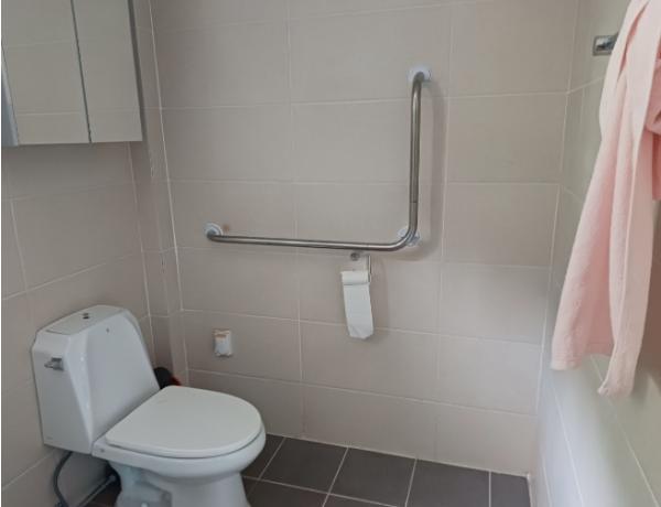 의령군, 군민 3명 중 1명 이용 경로당 안전손잡이 설치