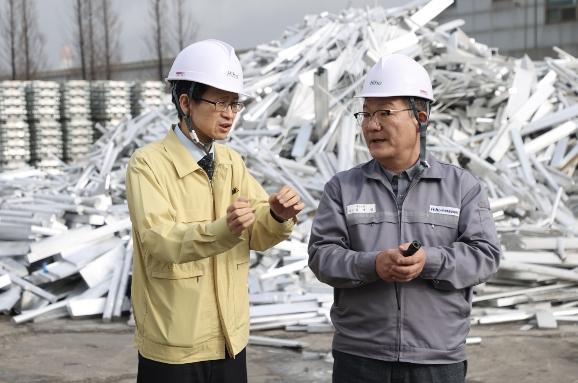 조달청, 국내 제조업체 찾아 원자재 수급 애로 청취