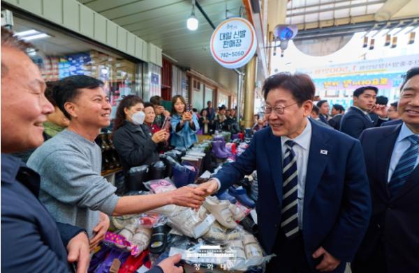 이재명 대통령, 진주중앙시장 방문 
