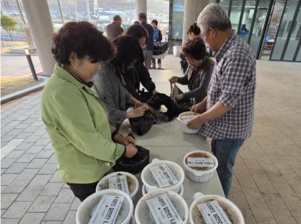 세종시 연동면지사협, 이웃사랑 가득 담은 밑반찬 나눔