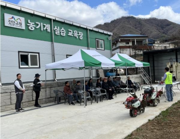 진안군, 귀농 귀촌인 대상 농기계 실습 교육 성황리 마쳐