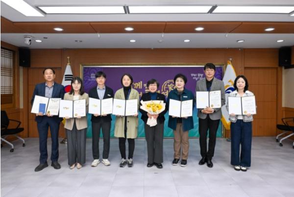 부여군, 군정 발전 이끈 ‘모범공무원’ 증서 수여