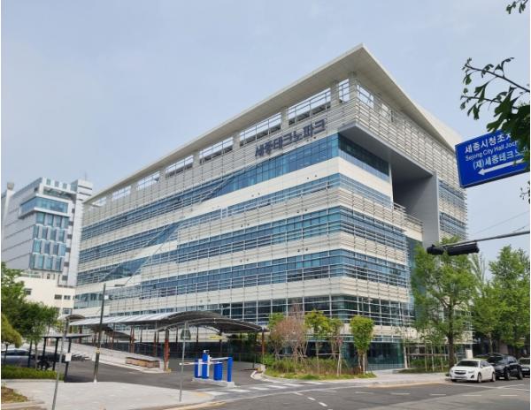 세종테크노파크,‘레전드50+ 2.0’참여기업 모집...성장기업 집중육성