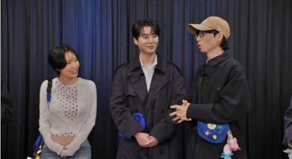 [SBS 런닝맨] ‘역주행 아이콘’ 화사X영케이 출격! 아침부터 고퀄 라이브, 현장은 이미 ‘콘서트장’