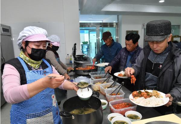 정선군, 농번기 마을공동급식 지원사업 확대 지원