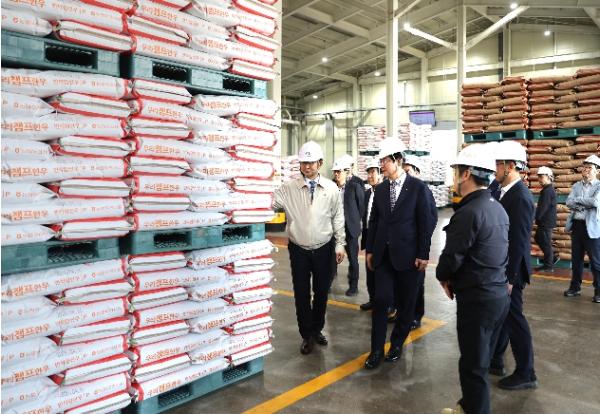 김종구 농림축산식품부차관, 농협 사료공장 현장 방문 및 사료업계 의견 청취