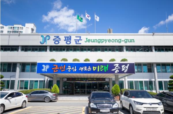 증평군 도안면주민자치회, 농번기 맞아 농가 못자리 작업 일손돕기