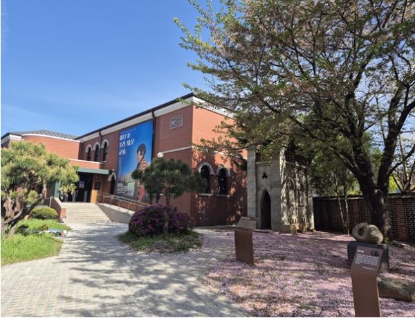 “100년 전 선교사의 헌신·90년 소금의 역사” 인천 근대유산 2건, 시 등록문화유산 된다