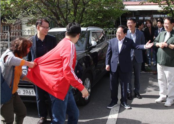 장애인의 날, 따뜻한 동행으로…남양주시, 포용사회적협동조합과 ‘봄날 행복나들이’ 성료